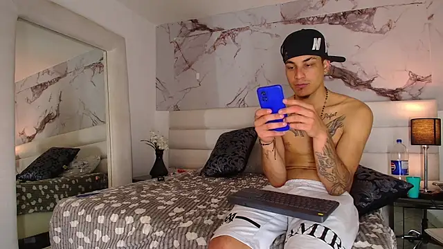 Anastacia_CristhianGrey élő XXX-chatje