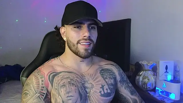 Ades_LoweのライブXXXチャット