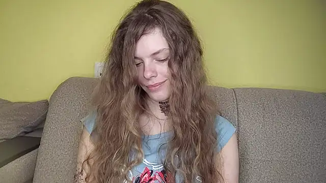 RayaNenlia's Live XXX Chat