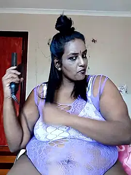 Foxybaby420のライブXXXチャット