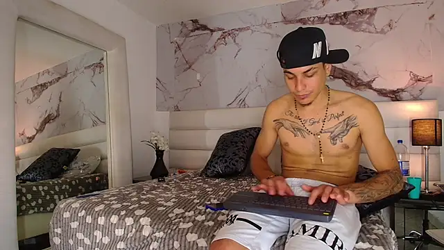 Anastacia_CristhianGreyのライブXXXチャット