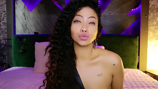 دردشة ElyaQuinn الجنسية المباشرة