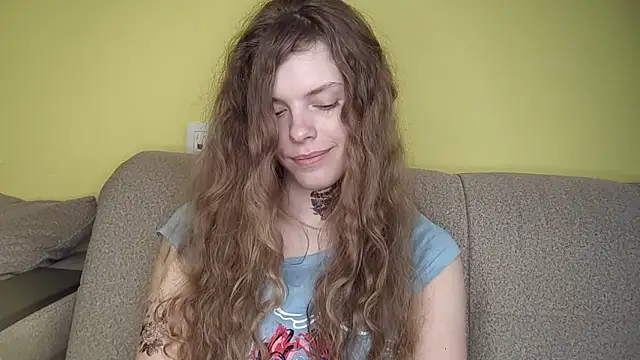 Chat +18 de RayaNenlia ao vivo