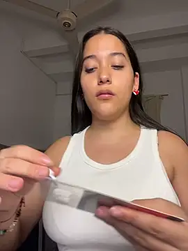 Nhefertary Chat XXX in diretta