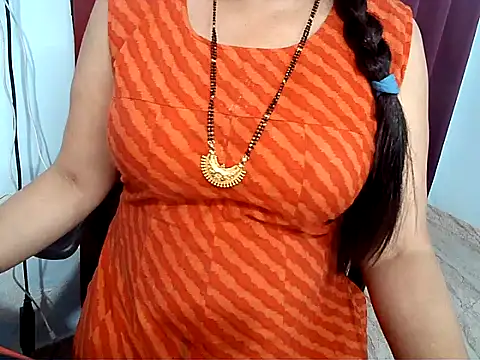 Pertunjukan Kamera Web Nagma_housewife