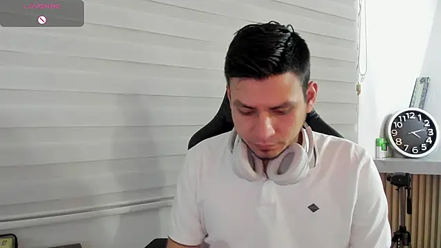 Chat +18 de Rick_Adams ao vivo