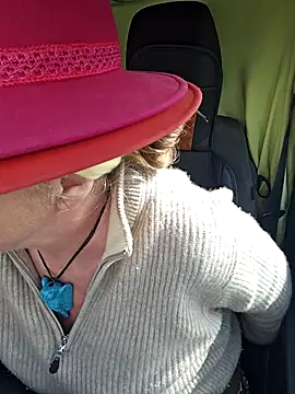 Hot-Muci 现场XXX聊天