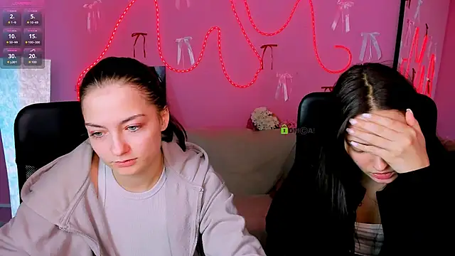 miki-niki: вебкам-шоу