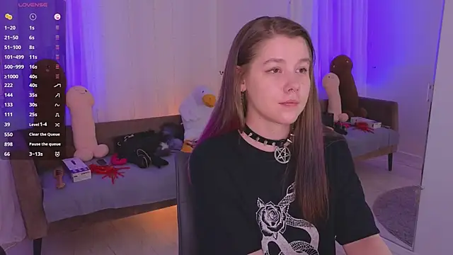 Mira_Falls Chat XXX live