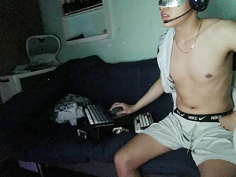 boyhigh1997 Adlı Modelin Canlı XXX Sohbeti