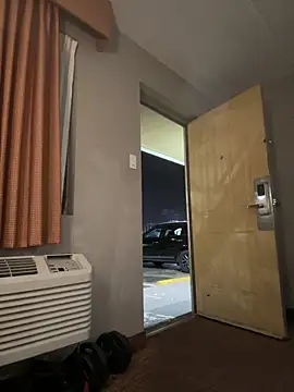 Stressreliever82's Live XXX Chat