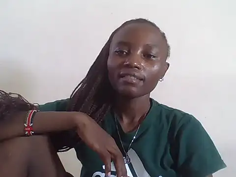 SexyNeedle22 Adlı Modelin Canlı XXX Sohbeti