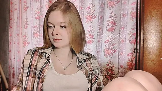 LiaVibes Adlı Modelin Canlı XXX Sohbeti