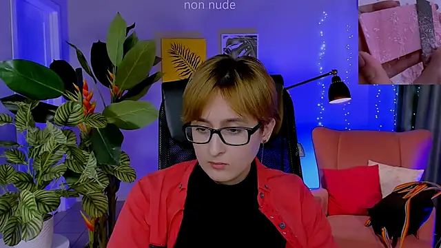 دردشة LixeLuna الجنسية المباشرة