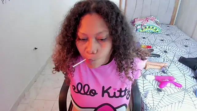 Lunastar02 Adlı Modelin Canlı XXX Sohbeti