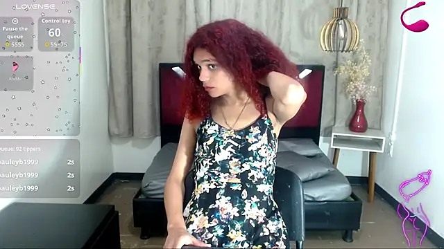 luisa__torres: διαδικτυακό σόου στην κάμερα