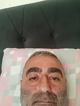 KIRIM_KONGO61: διαδικτυακό σόου στην κάμερα