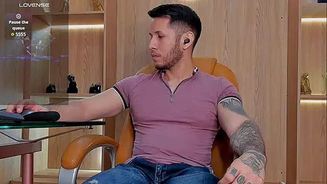 XXX chat uživo modela George_Diesell