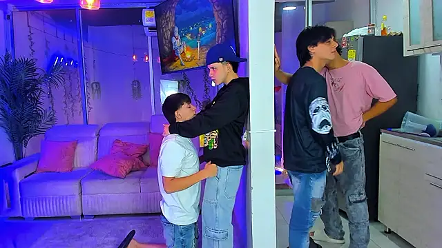 Houseofwarrios' Live XXX Chat