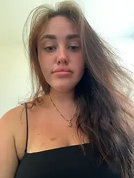 KiraSunshine 即時 XXX 聊天