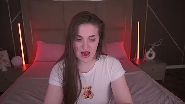 Chat +18 de EmmyCharmm ao vivo