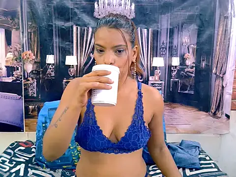 IndianSexyAss' Live XXX Chat