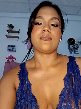 Chat +18 de victoria_roussee ao vivo