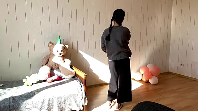 YourMiIa: απευθείας συνομιλία ΧΧΧ