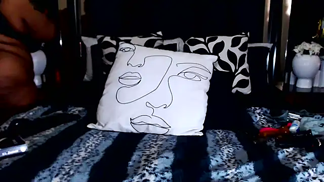 Chat XXX ao vivo de MONSTERTITS44DDD