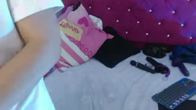 Ariasmithog 即時 XXX 聊天