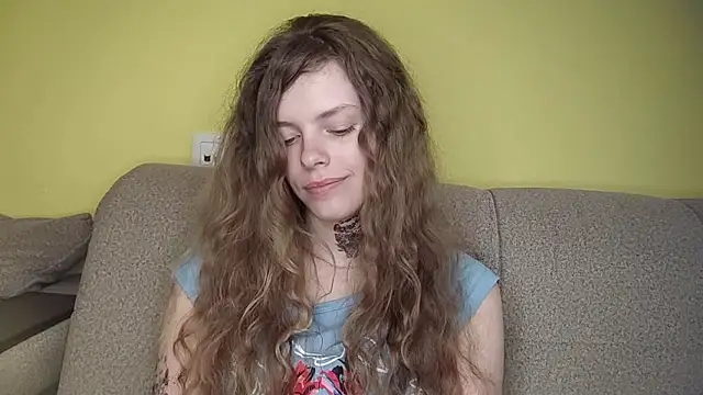 RayaNenlia 即時 XXX 聊天