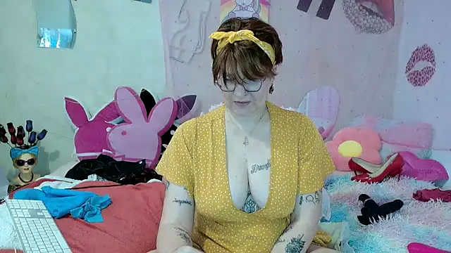 Sandrasexxyy Adlı Modelin Canlı XXX Sohbeti