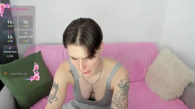 MilenaKeeks Chat XXX in diretta