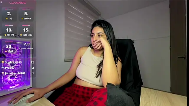 دردشة cloe_small الجنسية  المباشرة