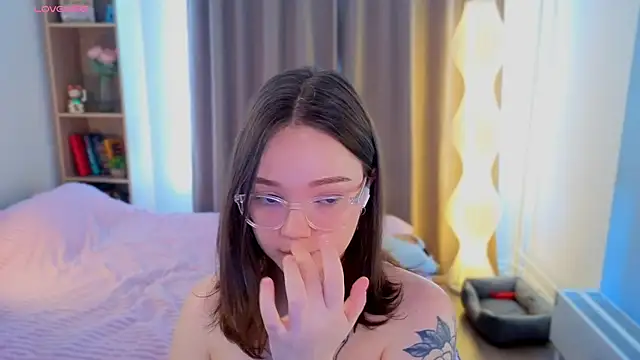 MilenaSaint élő XXX-chatje