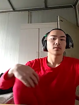 dyjdddttj: διαδικτυακό σόου στην κάμερα