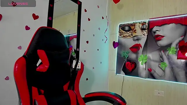 Chatroom XXX en direct de honeyluxe_