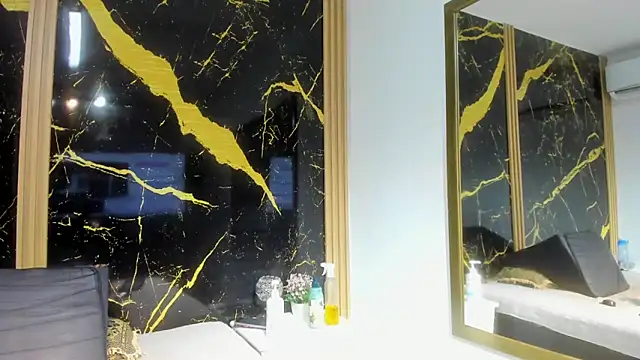 Chat +18 de AdrianaVegga ao vivo