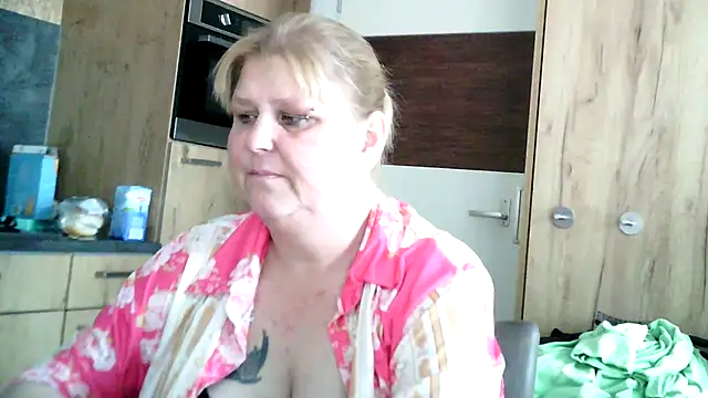 Sylviastar46's Live XXX Chat