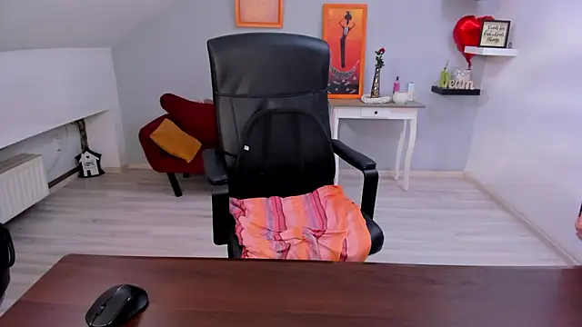 دردشة LollaGirl الجنسية المباشرة