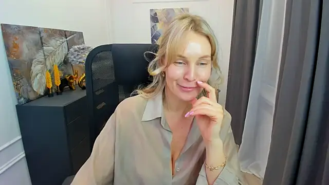 Sinty_Devis Chat XXX in diretta