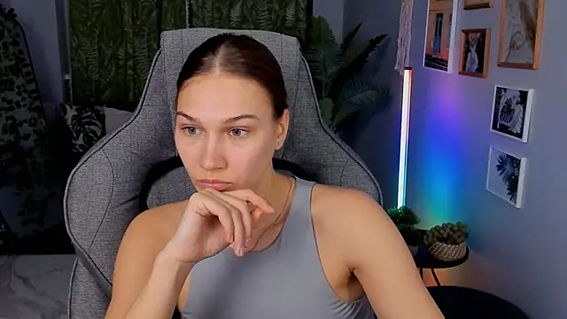 Sweet_Emilya's Live XXX Chat