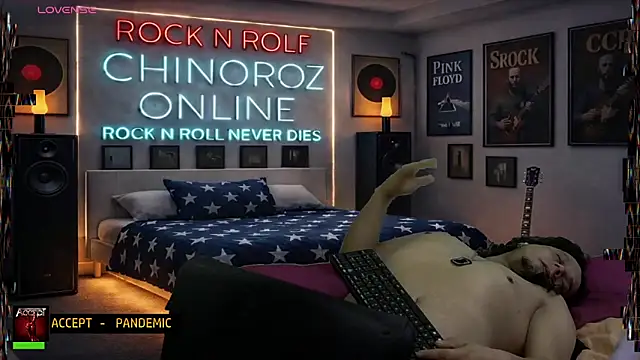 chino_roz: διαδικτυακό σόου στην κάμερα