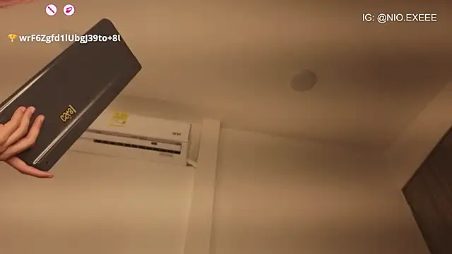 Nioki_ Pertunjukan Webcam