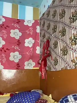 CUTI-NAINA 即時 XXX 聊天