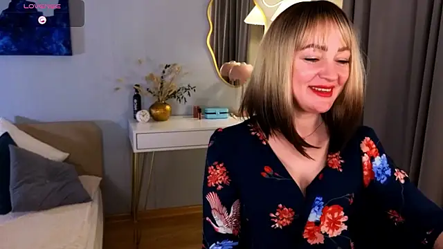 OliiviaaaのライブXXXチャット