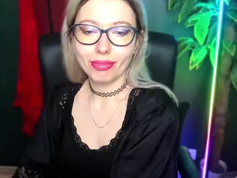 loveHeidi Adlı Modelin Canlı XXX Sohbeti