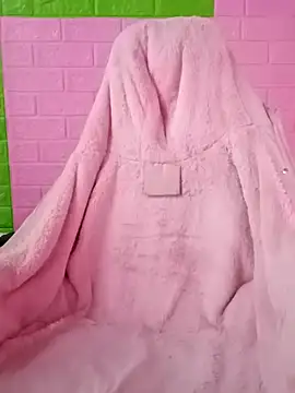 Romilk-12's Live XXX Chat