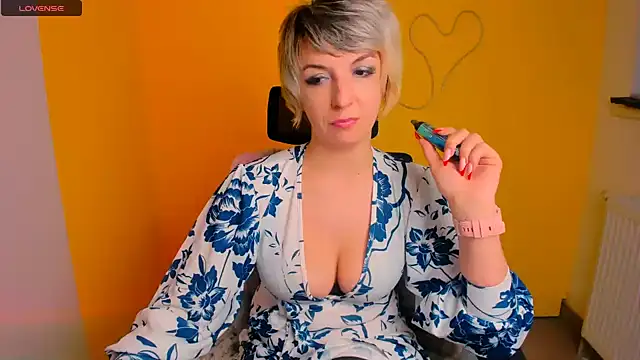 Lana_Foxyy Live XXX Chat