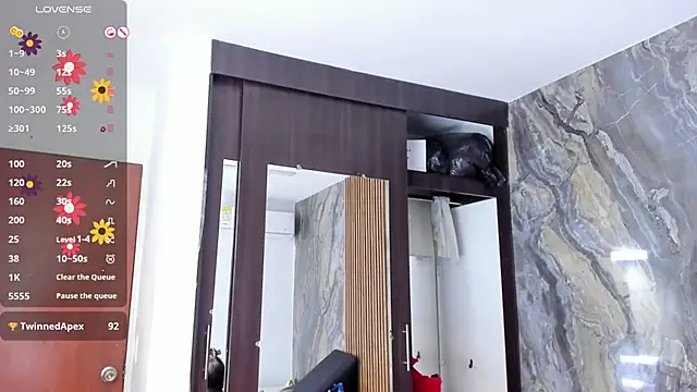 LauraSaenz01: онлайн-секс-чат